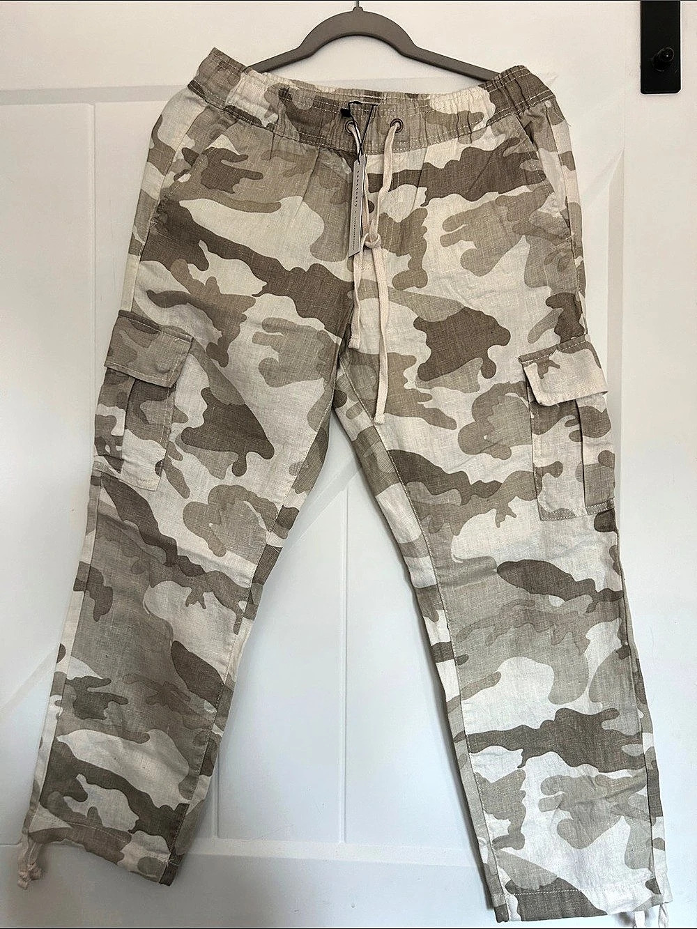 Sanctuary x Anthropologie Linen Camouflage Cargo Pants Beige & White